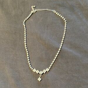 💜5 for $25 Elegant jeweled Silver Necklace